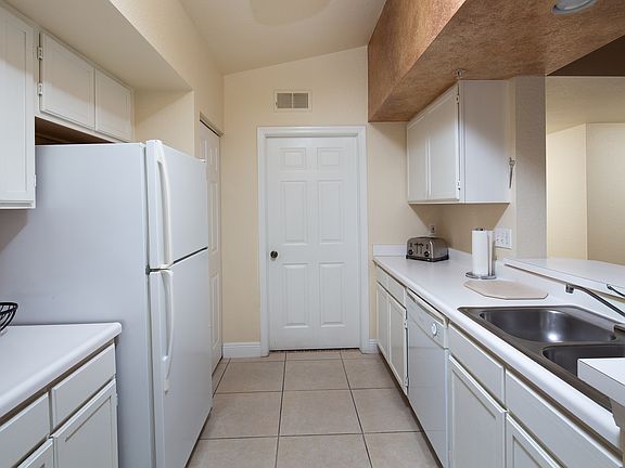 Spacious Open Kitchen
