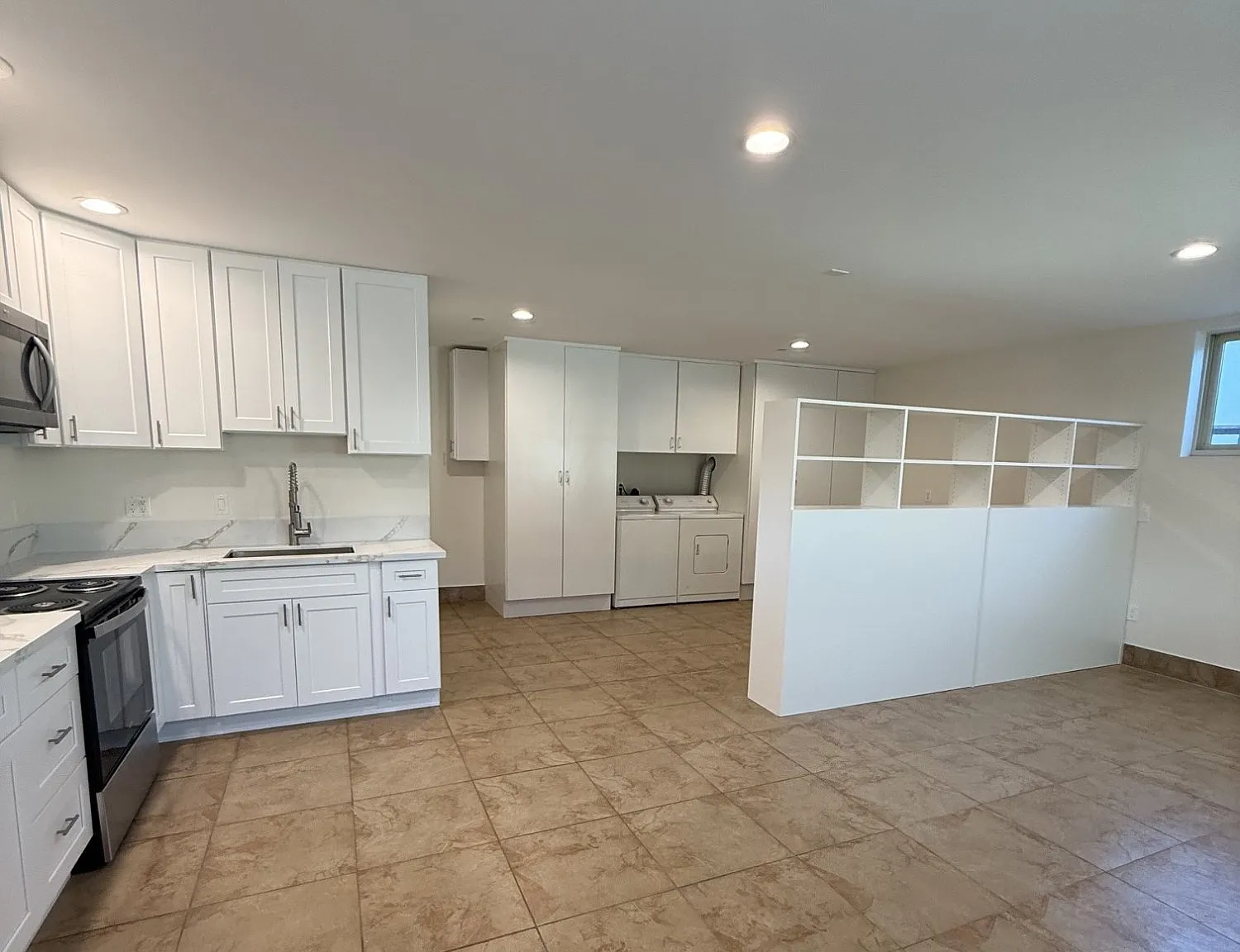 Studio, 600 sqft, $2,395 — Photo 4