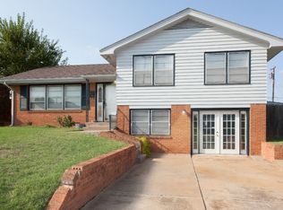 1109 Barker Rd, Clinton, OK 73601