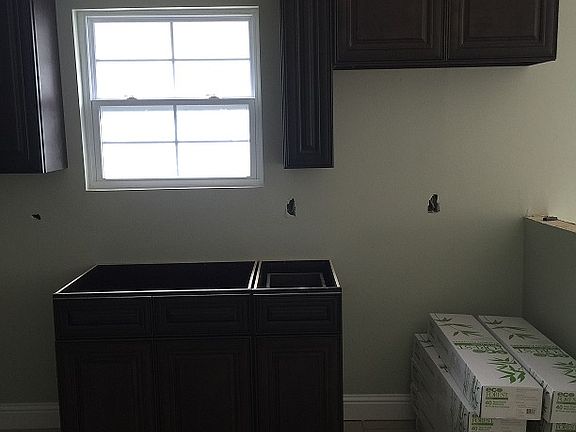 3rd image of 2409 Amelia St