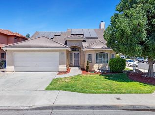 1053 Garland Ave, Clovis, CA 93612