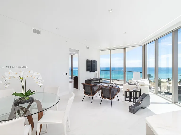 18975 Collins Ave #504 — Photo 2