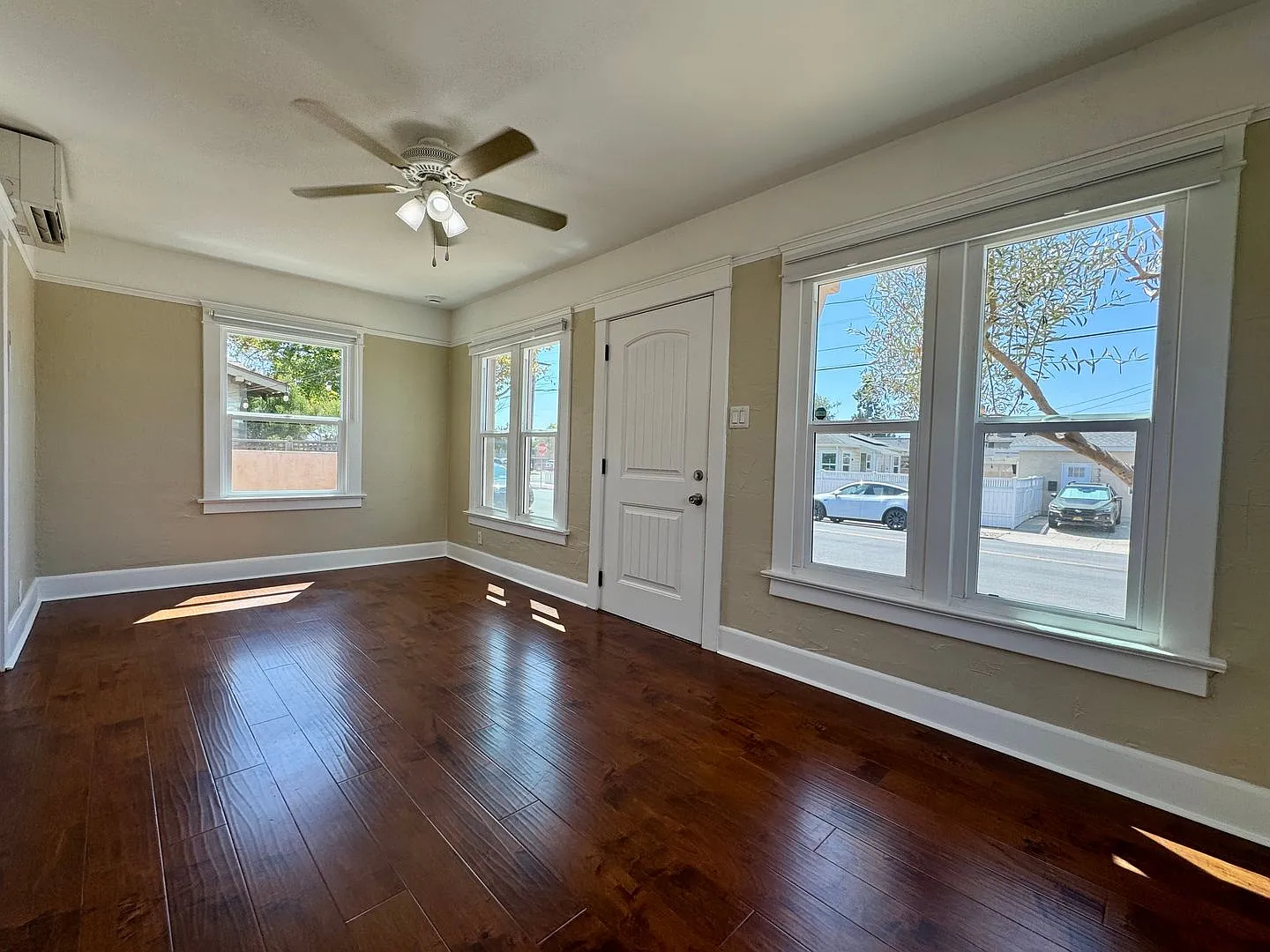 Charming Spanish Style 2 Bed, 2 Bath House w/A/C, Washer/Dryer Hookups, Two Patios in North Park/... — Photo 4