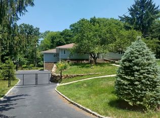 84 Horseneck Rd, Montville, NJ 07045