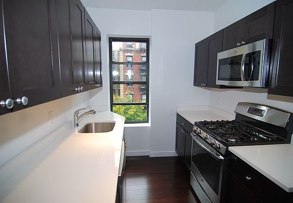 4th image of 624 W 182nd St APT 4B
