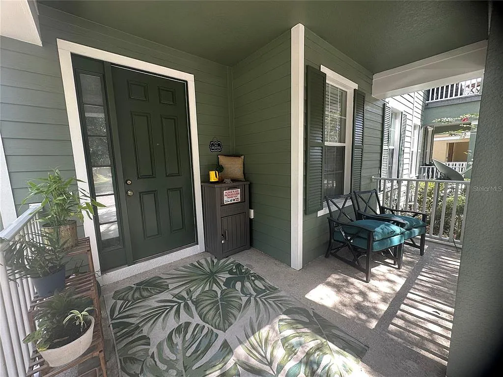 3 bed, 2.5 bath, 1614 sqft, $2,295 — Photo 2