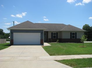 409 E Stone Creek Rd, Willard, MO 65781