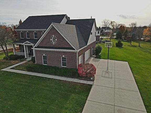 4th image of 8775 Lily Ct