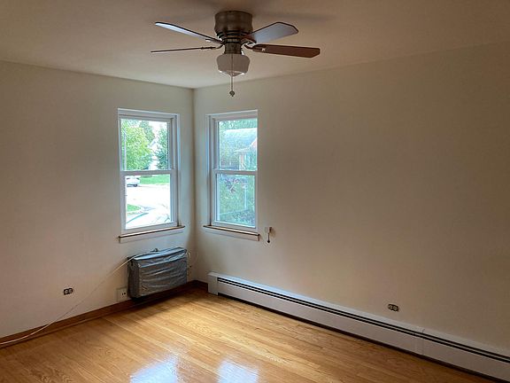 3rd image of 6757 N Avers Ave