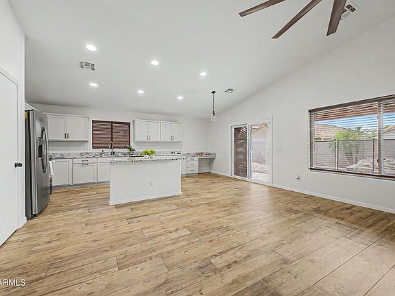 5th image of 39938 N VINCENZA Street