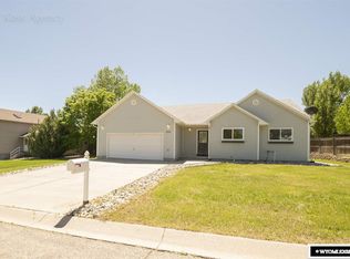1143 N Fork Dr, Douglas, WY 82633