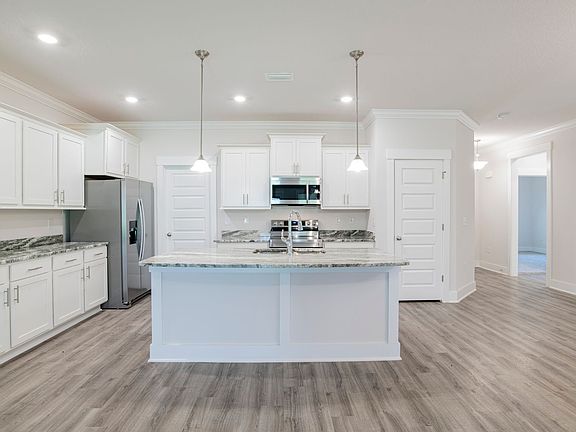 4th image of 715 Canary Ct
