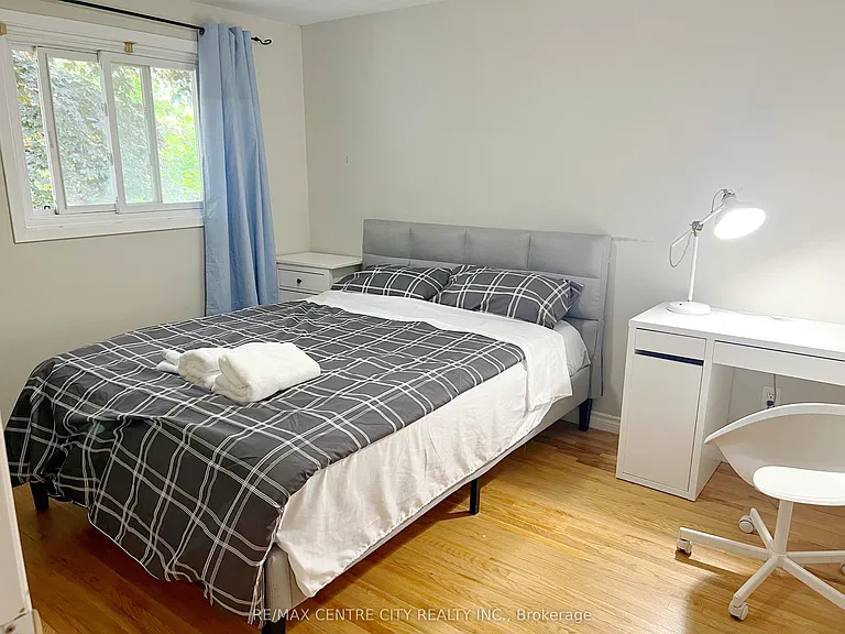 116 Paperbirch Cres E #UPPER — Photo 7