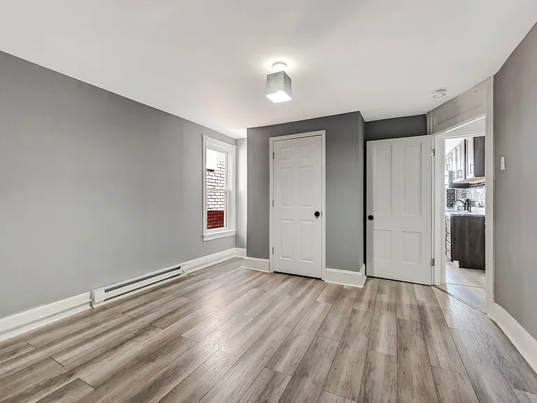 128 E Broad St #C — Photo 16
