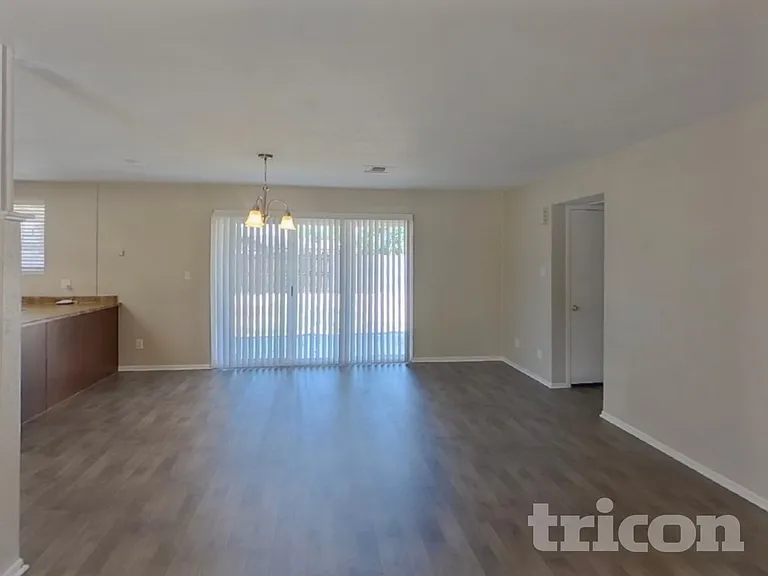5802 W Coolidge St — Photo 6