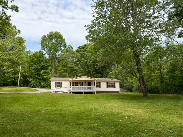 322 College St, Crab Orchard, TN 37723