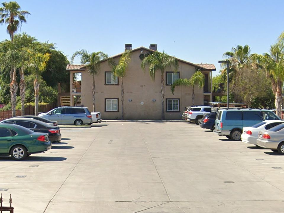 1st image of 3017 Potomac Ave APT 1