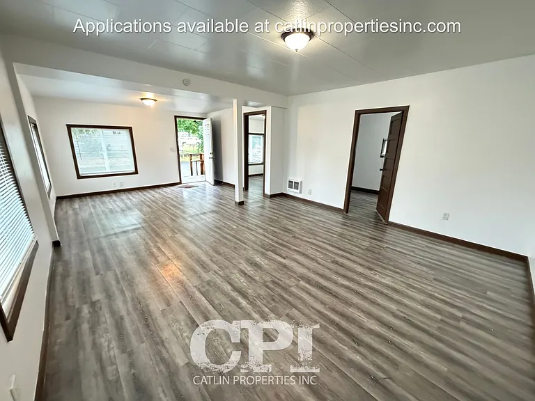 305 Rosewood St — Photo 4