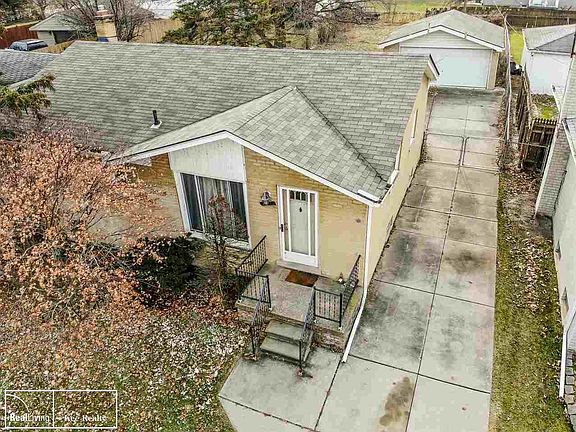 2nd image of 23736 23736 Lakewood