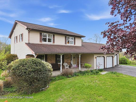 3rd image of 932 Bauman Rd