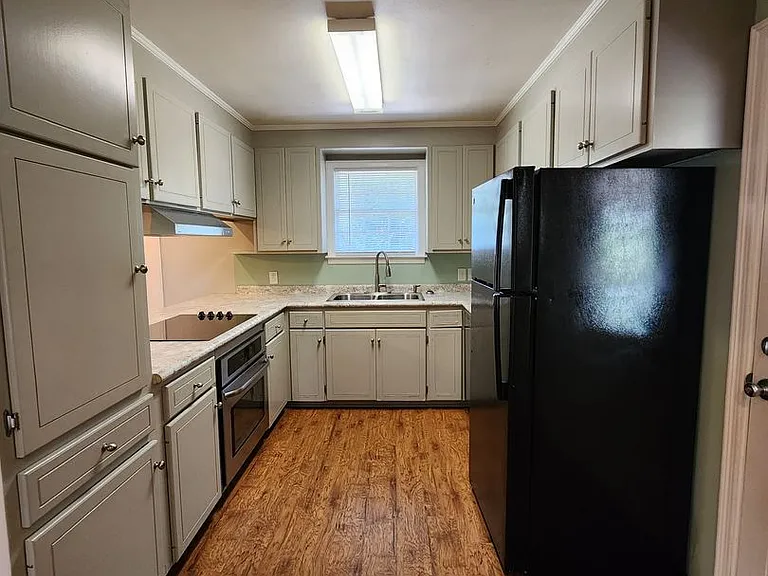 702 Pineridge Dr — Photo 5