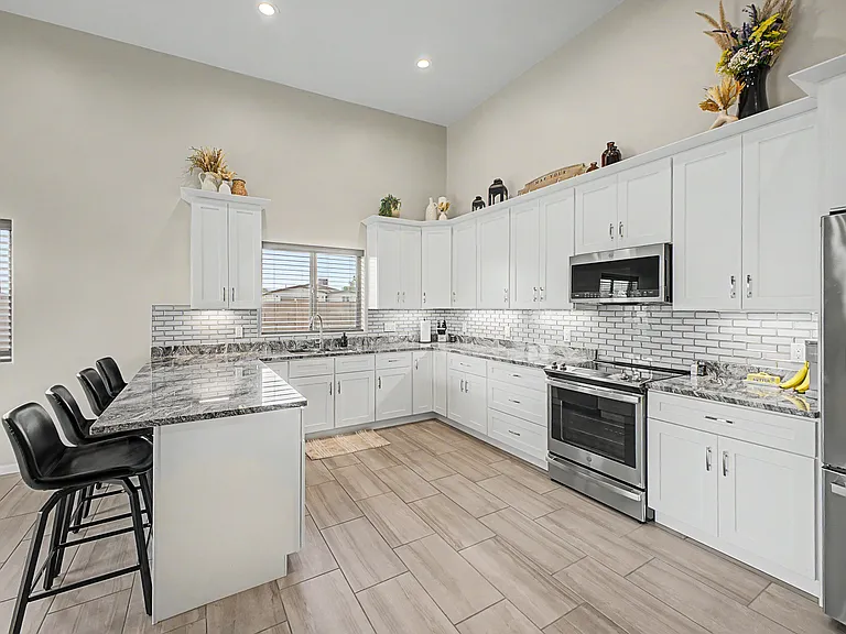 208 S Montgomery Pl — Photo 9