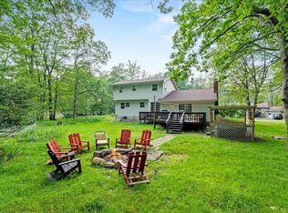 2102 Woodland Ct, Pocono Summit, PA 18346