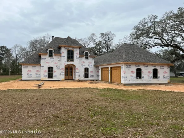 4 Lancair Dr, Picayune, LA 39466