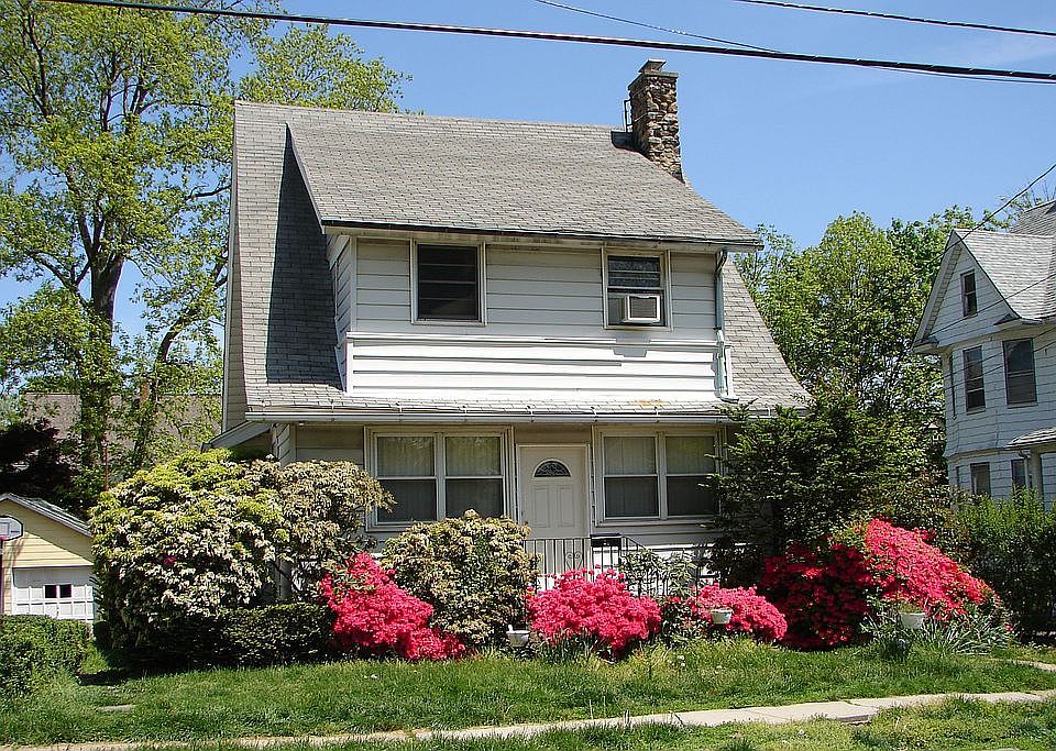 2nd image of 23 Hillside Ave