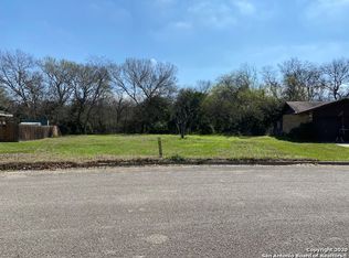 138 Forest Dr, Seguin, TX 78155