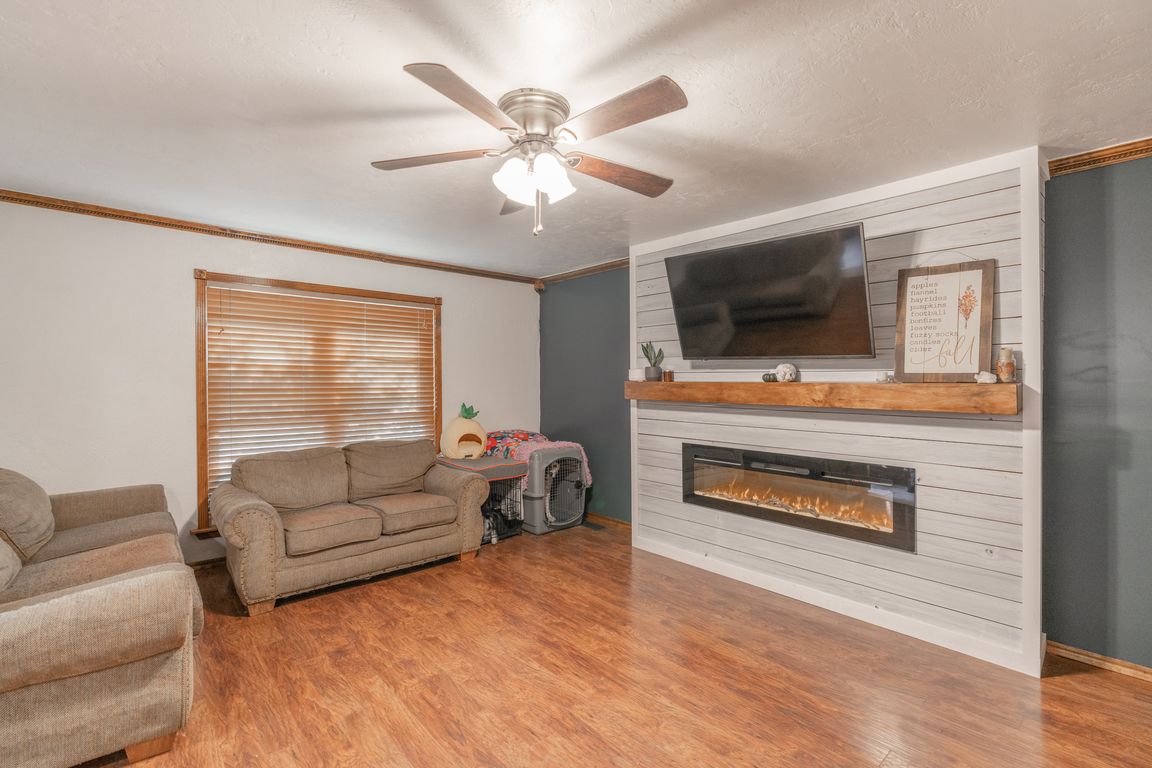 next background image