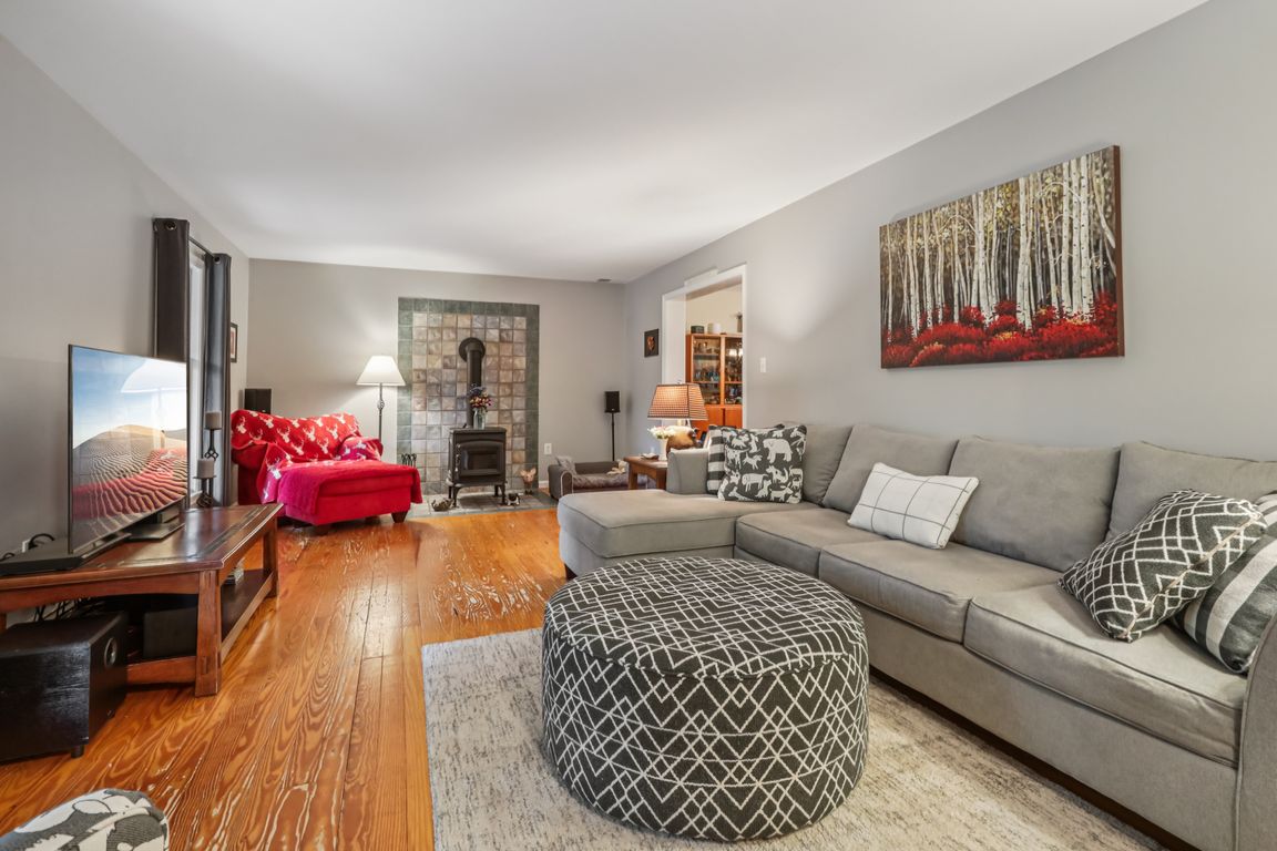 Sparrowbush Rd-S1607-011.jpg