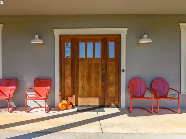 16800 NW Willis Rd, McMinnville, OR 97128