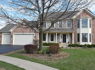 4 White Oak Ct, Algonquin, IL