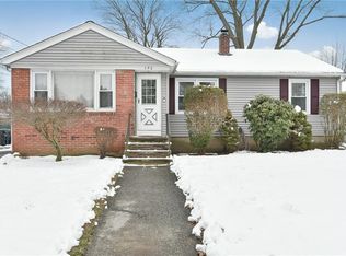 190 Lakeside Ave, Warwick, RI 02888