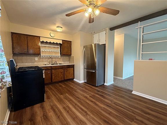 3rd image of 2849 25th St NE