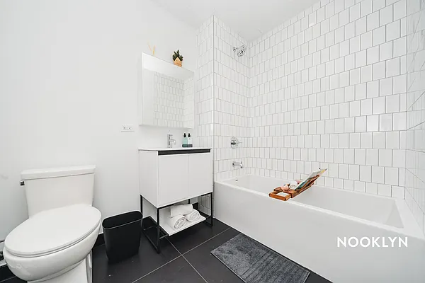 Rented by Nooklyn NYC LLC | media 21