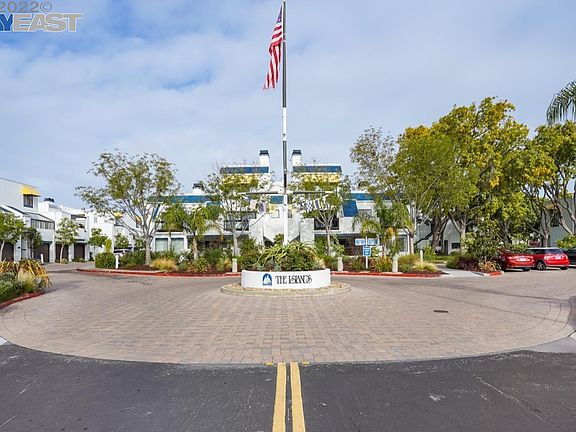 3rd image of 691 Portofino Ln