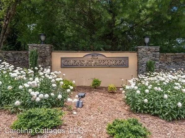 284 Creeks End Cir, Mills River, NC 28759