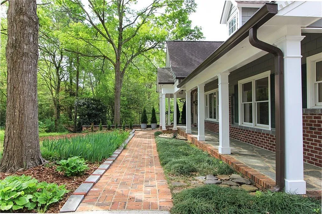 5 bed, 5.0 bath, 4311 sqft, $4,985 — Photo 4