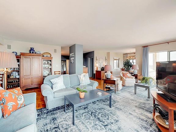 5th image of 200 E End Ave APT 16IJ