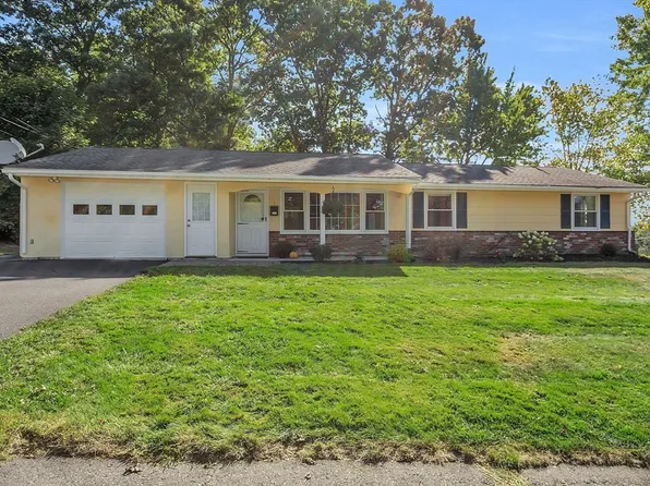 1 Alan Rd, Hudson, MA 01749