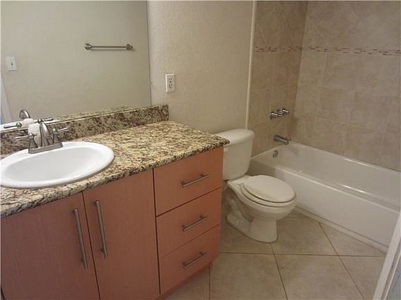5th image of 4007 N University Dr #000