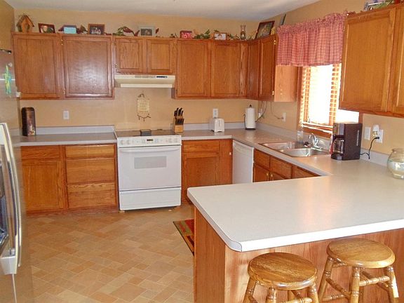 3rd image of 5863/1902 Woodland Drive Winchester