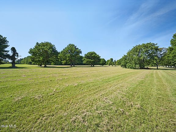 5th image of 1042 Soundside Road