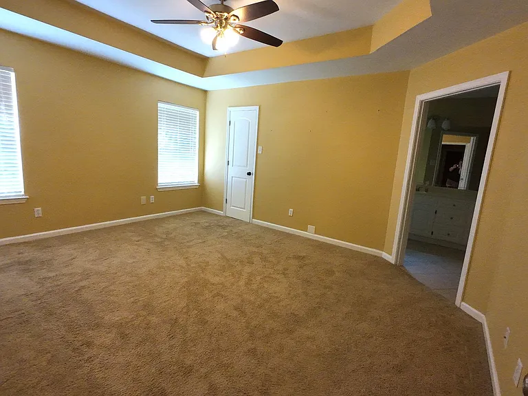 7165 Ashmoor Dr N — Photo 4