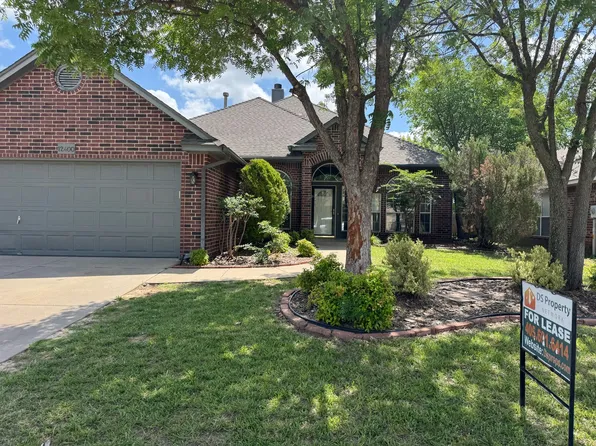 12400 Village Ln, Oklahoma City, OK 73170