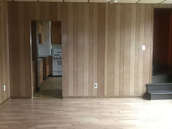 4th image of 140 E Lee St