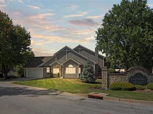 101 NW Pointe Ln, Kansas City, MO 64116