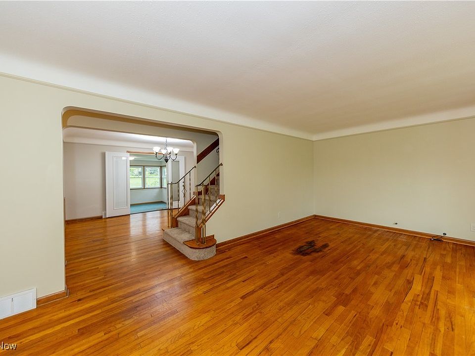 1743 Skyline Dr, Richmond Heights, OH 44143 | Zillow